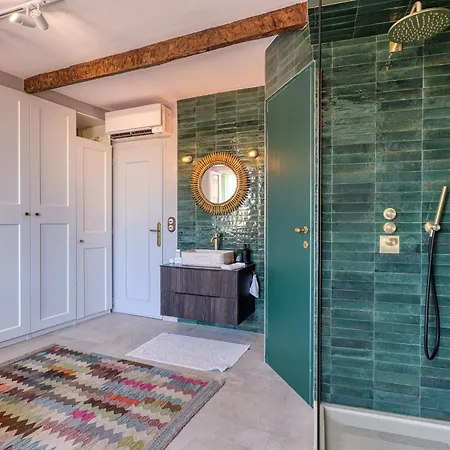 Grand Terrace Flat - Happy *