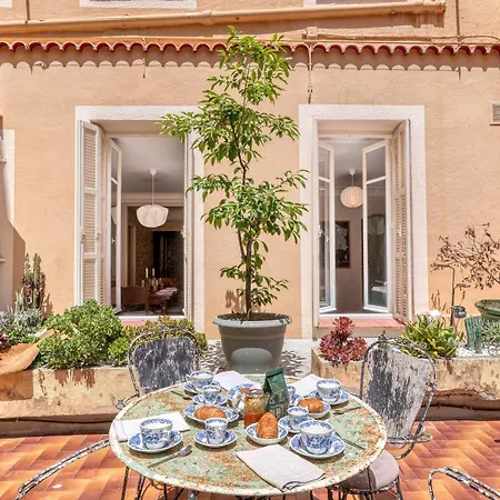 Grand Terrace Flat - Happy