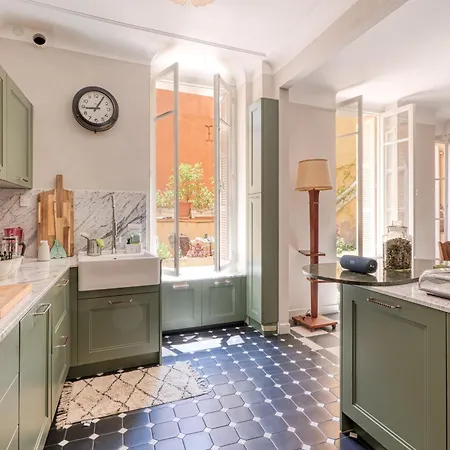 Grand Terrace Flat - Happy Apartamento