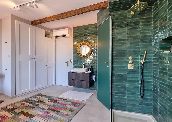 Grand Terrace Flat - Happy *