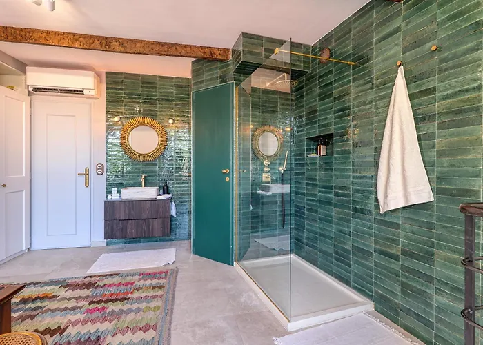 Grand Terrace Flat - Happy *