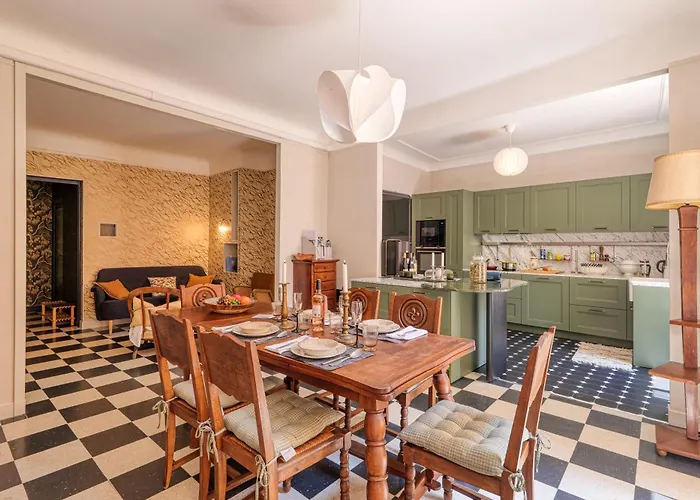 Grand Terrace Flat - Happy * Mentona